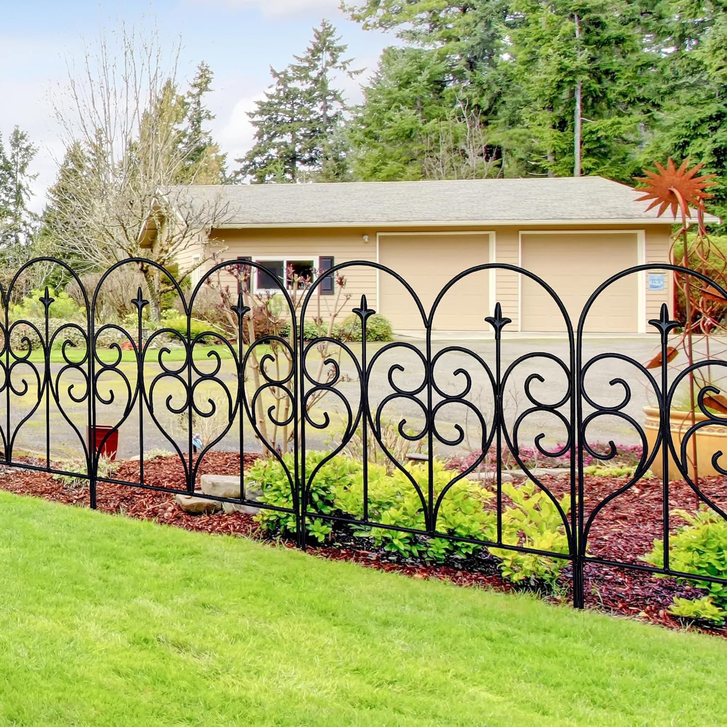 Thealyn Decorative Garden Fence 32 in x 10 ft Outdoor Rustproof Metal Barrier