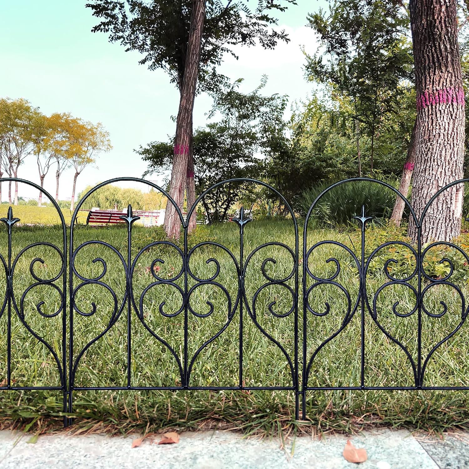 Thealyn Decorative Garden Fence 32 in x 10 ft Outdoor Rustproof Metal Barrier